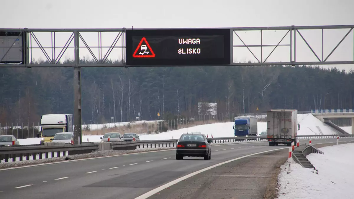 IMGW ostrzega przed oblodzeniem dróg w trzech województwach