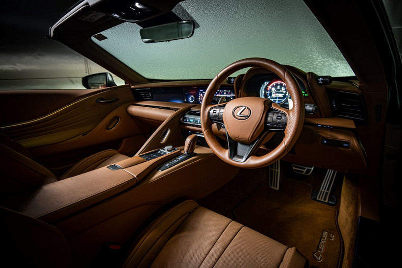 Lexus LC 500 Convertible testowany w zamrażarce