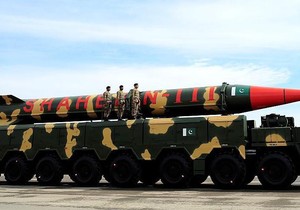 Balistička raketa Šahin-III predstavljena je na vojnoj paradi povodom Nacionalnog dana Pakistana u Islamabadu 23. marta 2016. | Foto: Getty Images