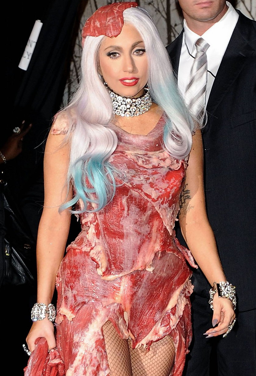 Lady Gaga w sukience z mięsa