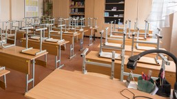 men wraca do podstaw programowych. środowisko oświatowe nie kryje sceptycyzmu