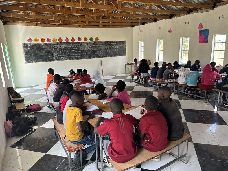Zaledwie 15. proc. dzieci w Zimbabwe kończy szkoły ponadpodstawowe 