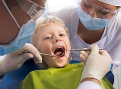 Opieka dentystyczna w szkołach tylko na papierze