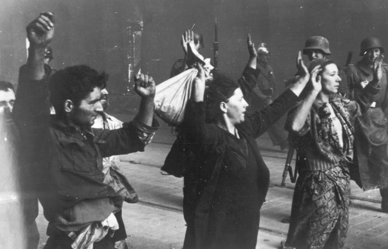 Fotografia z raportu generała SS Jürgena Stroopa dokumentującego likwidację getta w Warszawie