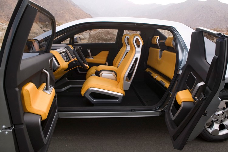 W środku panele słoneczne