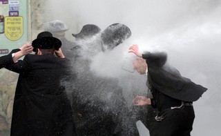 Kruche zawieszenie broni w Strefie Gazy: Izrael ostrzega Hamas przed eskalacją przemocy