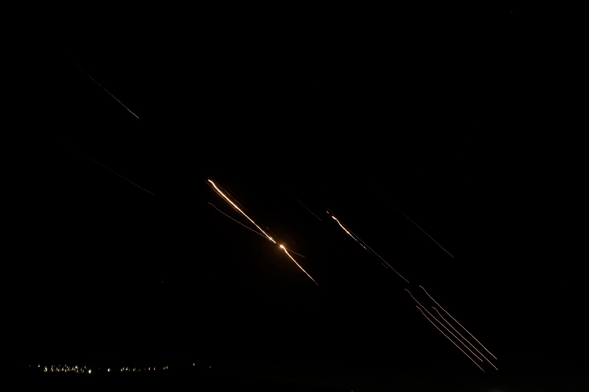 Izraelská armáda v utorok oznámila, že Irán odpálil rakety na Izrael.