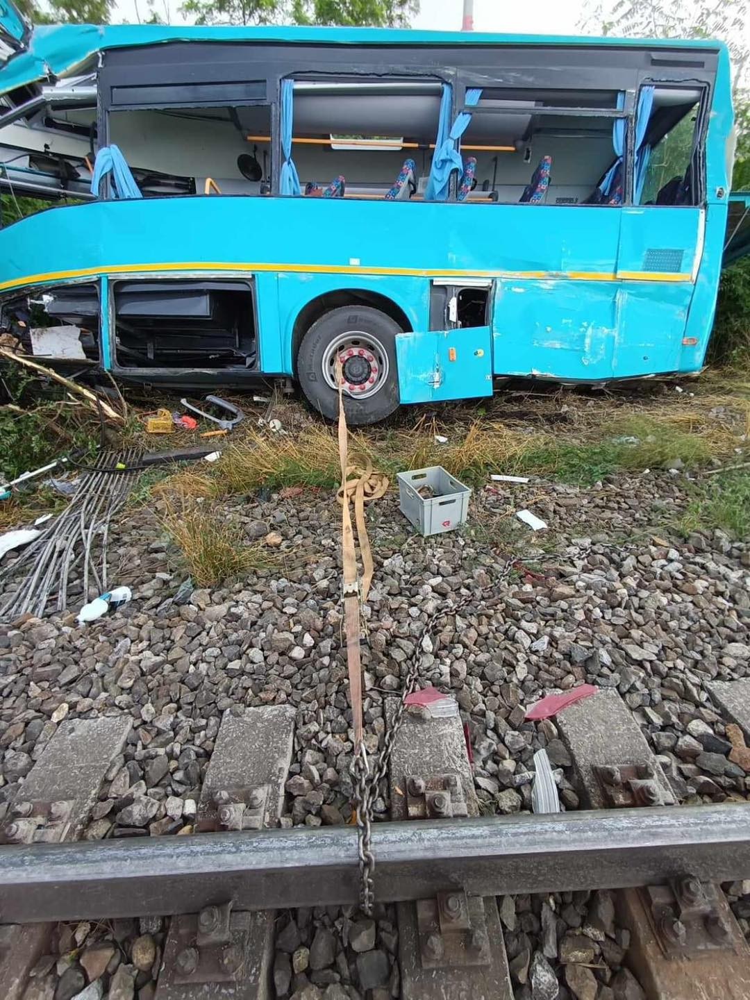 Tragická nehoda autobusu a vlaku zarmútila celé Slovensko.