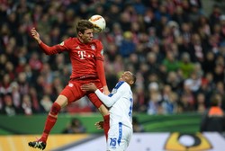 Liga niemiecka: Bayern przedłużył kontrakty z Muellerem, Boatengiem i Alonso