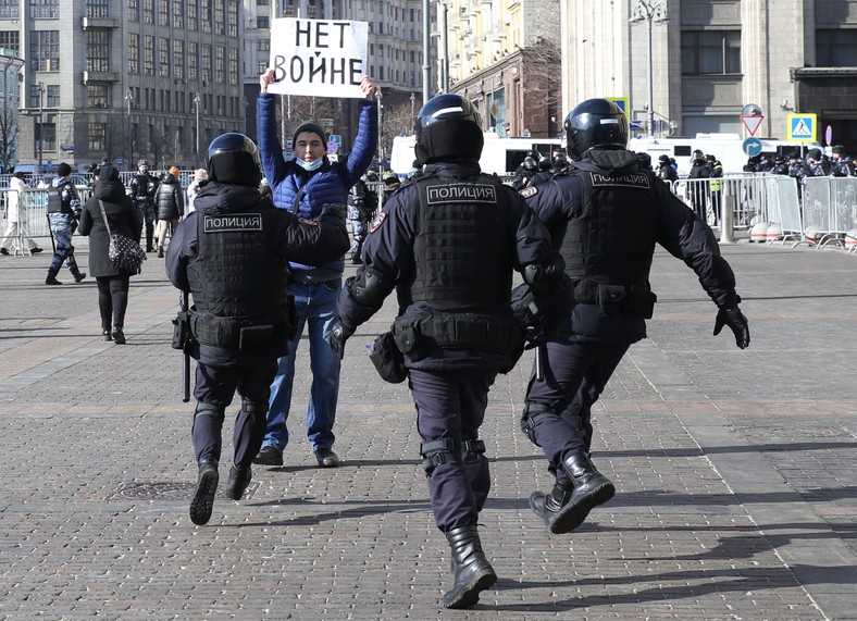 Protest antywojenny w Moskwie, marzec 2022 r.