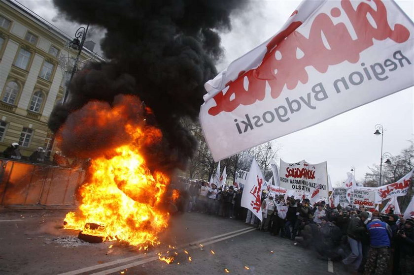 Manifestacja związkowców. Policja użyła śmigłowca