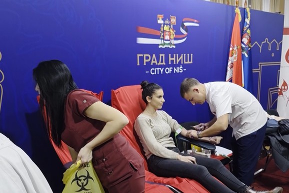 TRAŽE SE MATIČNE ĆELIJE ZA TROJE OBOLELIH! U Nišu održana jedna od najposećenijih humanitarnih akcija