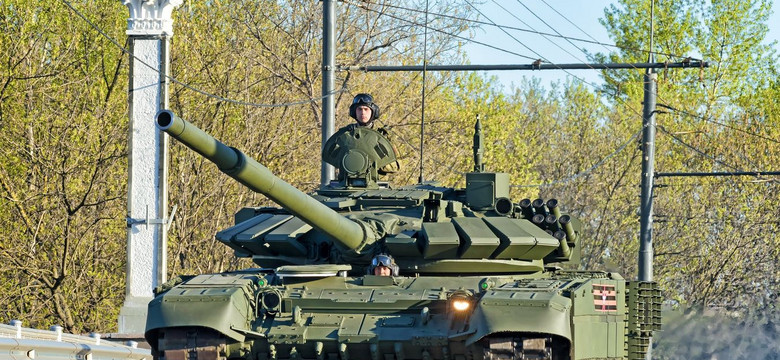 "Same abramsy nie wystarczą. Obrazek rosyjskich czołgów w polu powinien być dla nas przestrogą"