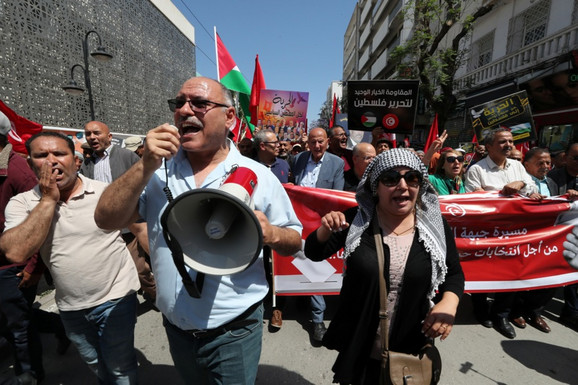 PROTESTI U TUNISU Demonstranti traže datum oslobađanje zatočenih aktivista i određivanje datuma za poštene predsedničke izbore