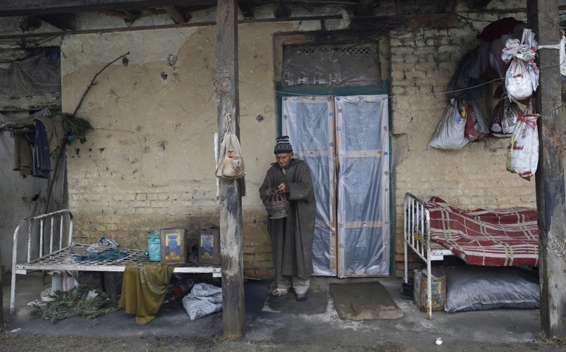 SZPITAL DLA TRĘDOWATYCH W KASZMIRZE