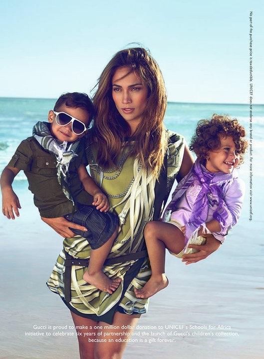 Jennifer Lopez z dziećmi w reklamie Gucci