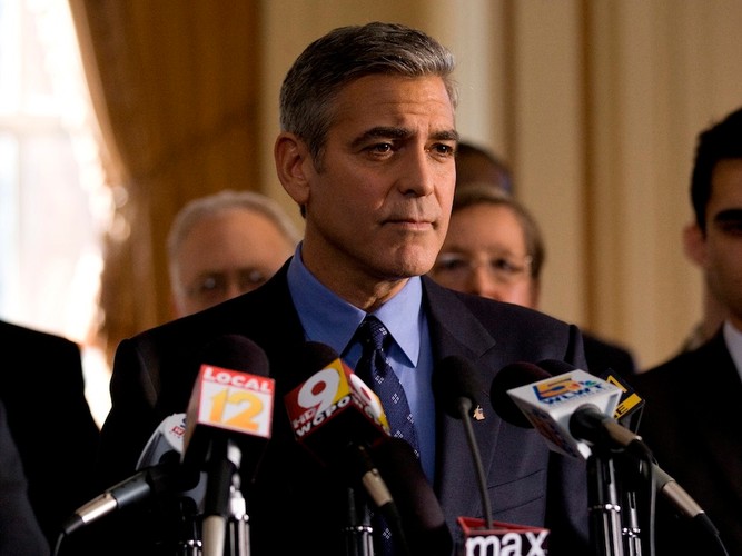 'Nie ma wystarczających słów zachwytu nad subtelnością, wiarygodnością i maestrią kreacji stworzonych przez Goslinga, Giamattiego, Hoffmana czy samego Clooneya' (Katarzyna Nowakowska, Dziennik Gazeta Prawna)