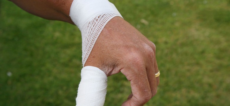 Jak oszukują i wyłudzają Polacy? Na obcięty kciuk, na upadek z drabiny... Jest też nowa metoda