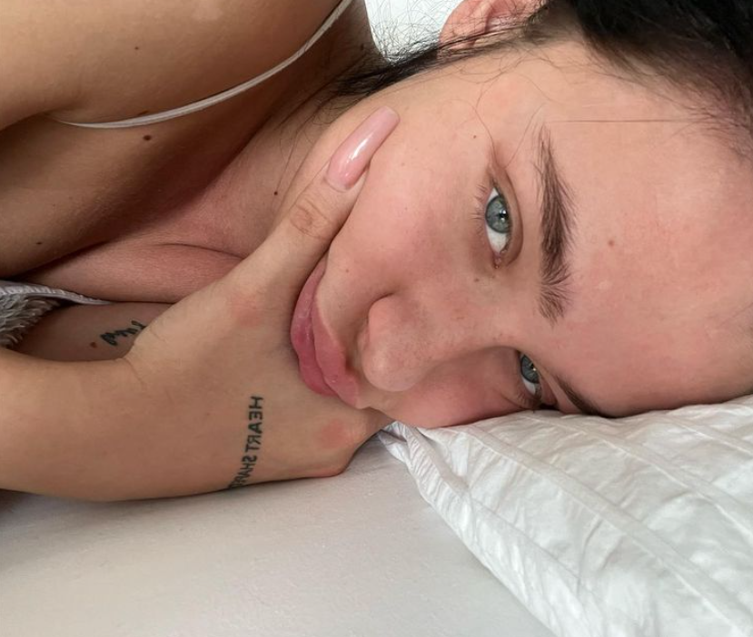 Transrodová modelka Charlotte Srnčík. 
