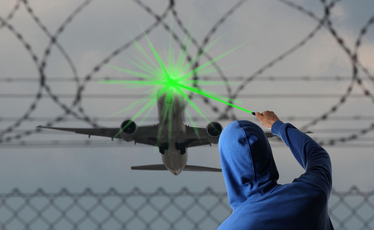 Chiny skierowały laser na niemiecki samolot: incydent na Morzu Czerwonym wywołuje napięcia