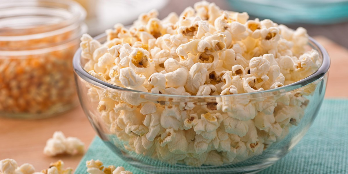 Popcorn. Dlaczego niektóre ziarna kukurydzy nie zamieniają się w popcorn