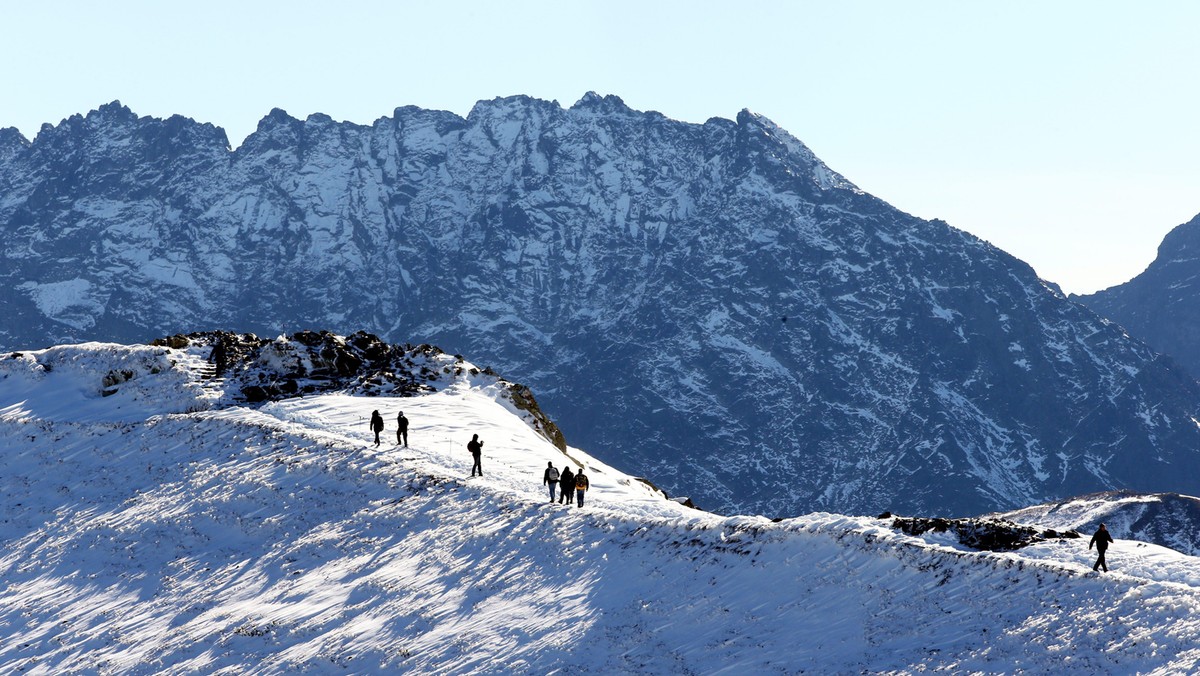 ZAKOPANE TATRY KASPROWY WIERCH ŚNIEG TURYŚCI