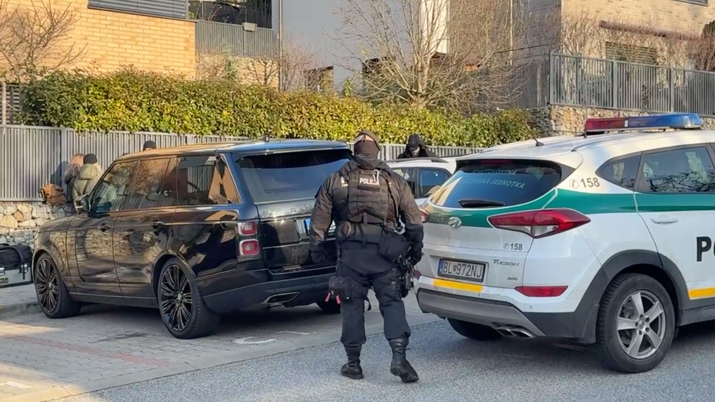 Polícia pri dome političky Zuzany Šubovej