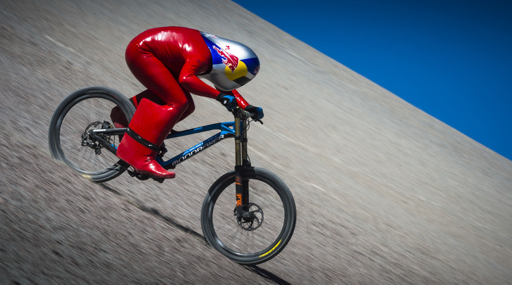 Markus Stokl 167,5 kilométer/órás
sebességgel száguldott lefelé
a hegyoldalon /Fotó: Northfoto