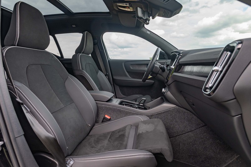 Volvo EX40 Performance Black Edition