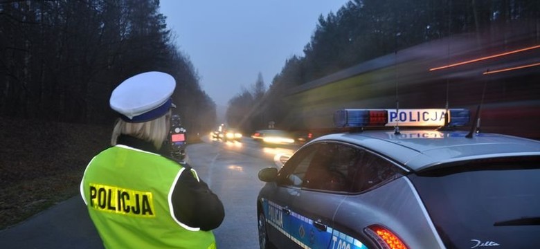 Nietrzeźwy kierowca wiózł gimnazjalistów 70 km. Zakosami