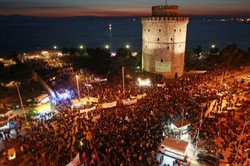 Grecy masowo wycofują pieniądze z banków. Bez pomocy kraj zbankrutuje