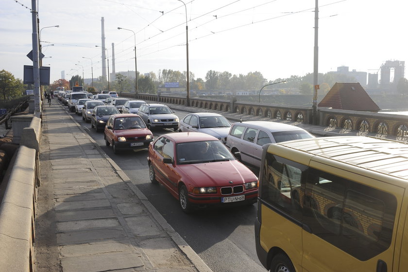 Samochody na Moście Osobowickim