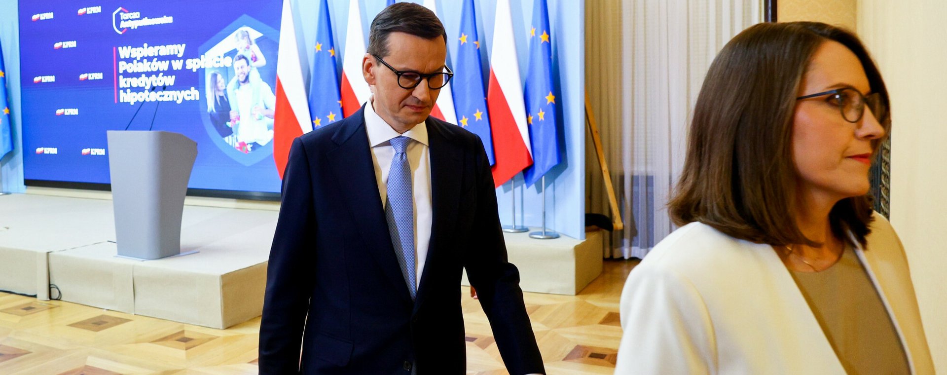 Premier Mateusz Morawiecki i minister finansów Magdalena Rzeczkowska