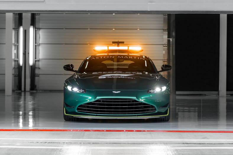 Astony Martiny nowymi autami funkcyjnymi Formuły 1