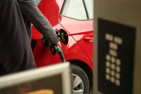 Nova vrsta goriva osvaja benzinske stanice! "Simbol nove faze energetske tranzicije": Evo zašto su mnogi vozači "poludeli" za njim