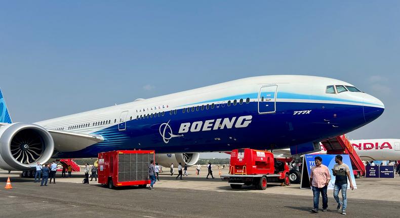 With a competitive size and range, the 777X has been designed as a replacement for the Boeing 747 and the old Boeing 777 model.