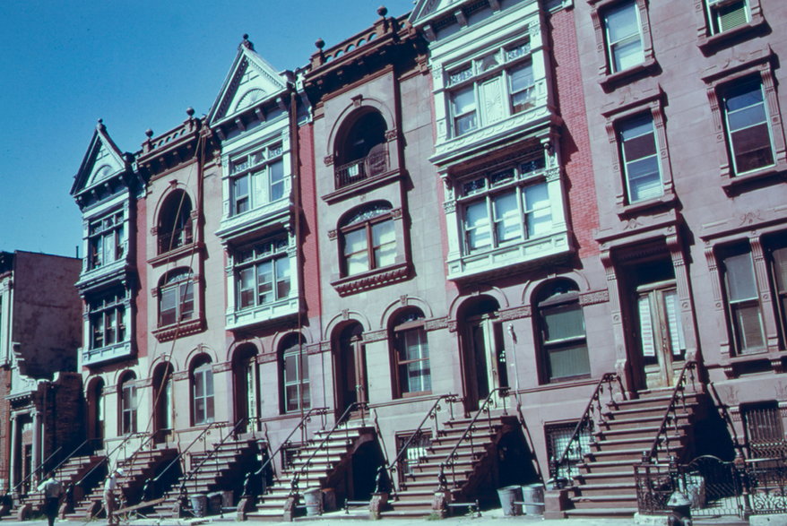 Domu na nowojorskim Brooklynie (1974 r.)