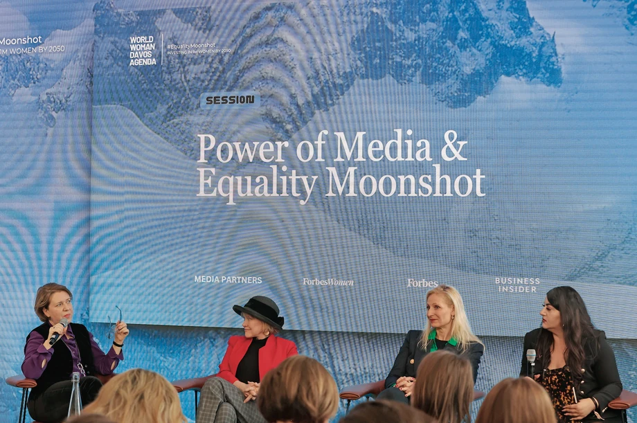 Power of Media & Equality Moonshot (od lewej): Aleksandra Karasińska („Forbes Women Polska”), Diane Brady (Assistant Managing Editor, „Forbes”), dr Annabella Bassler (CFO, Ringier Media Group, Founder of Equal Voice Initiative), Maneet Ahuja (Editor-at-Large & Founder of Iconoclast, „Forbes”) oraz Lalita Taylor (Executive Producer, Co-chair of BBC WiStem, BBC) i Muna AbuSulayman (Arab Media Icon).