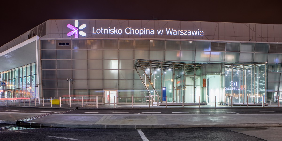 Sztorm Ciara nad Europą Północną zakłócił pracę największego portu lotniczego w Polsce. Z powodu silnych wiatrów tylko w niedzielę odwołano 12 rejsów z Lotniska Chopina.