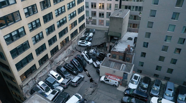 Beomlott egy parkolóház / Fotó: profimedia