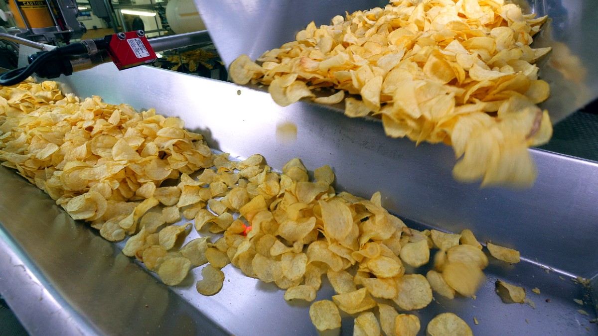 Opakowania po chipsach – katastrofa, o której milczą producenci. Kto zatrzyma ten plastikowy koszmar?