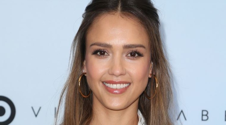 Ilyen gyönyörű terhesen Jessica Alba