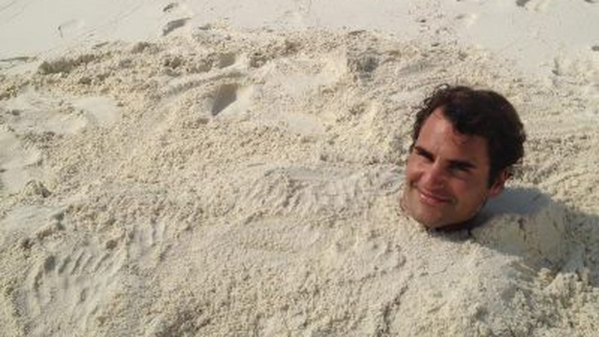 Roger Federer, szwajcarski tenisista, postanowił odpocząć po ciężkim sezonie i razem z rodziną wybrał się na wakacje. Nie wiadomo, gdzie dokładnie wypoczywa, jednak wiadomo, jak się bawi. Wyśmienicie!