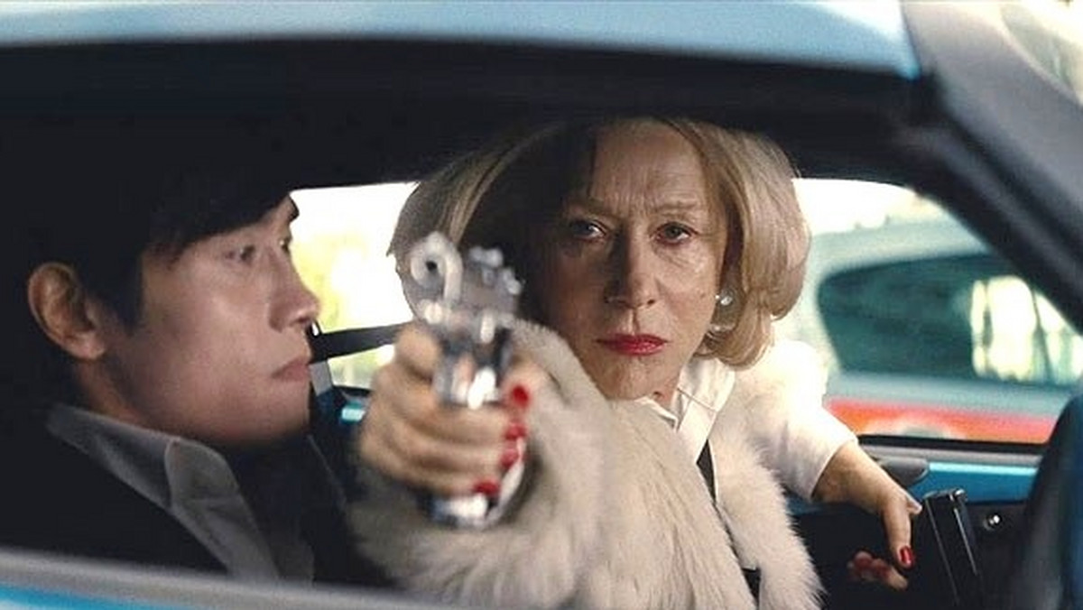 Helen Mirren jednak nie poprowadzi samochodu w "Szybkich i wściekłych 8". Aktorka, która ma sporo doświadczenia w tej materii, jest zawiedziona. A wraz z nią my.