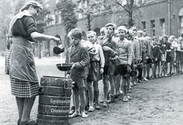 Wojna ludzi nie żywi. Jak przetrwanie zmienia człowieka?