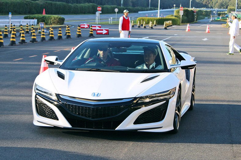 Honda odpala hybrydową rakietę - wielki powrót Hondy NSX