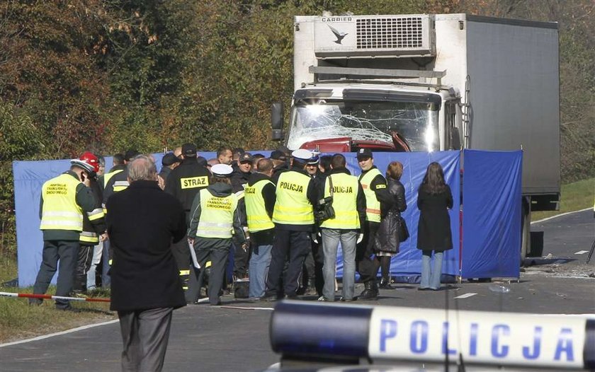 Masakra na drodze. Wypadek busa na E707