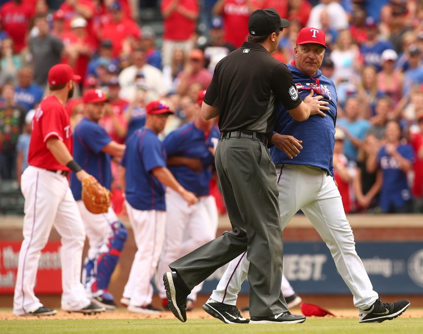 Toronto Blue Jays - Texas Rangers zakończone bójką! Co za cios!