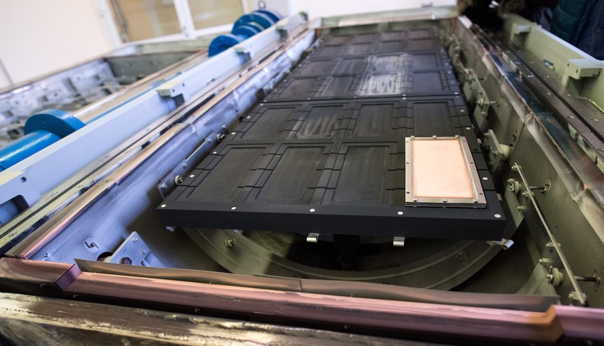 Dotychczas możliwa  była produkcja grafenu  tylko w małych powierzchniach. Nowa, oryginalna technologia wytwarzania grafenu metodą metalurgiczną, pozwoli na tworzenie grafenu mierzonego w metrach kwadratowych. <br><br>(gj) PAP/Grzegorz Michałowski