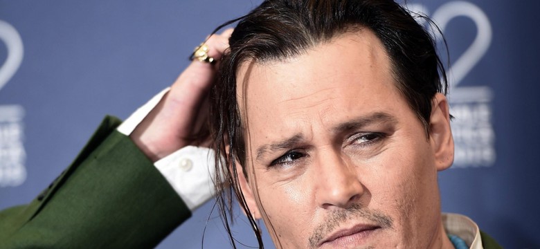 Johnny Depp tradycyjnie "nieświeży" w Wenecji. Wciąż ma w sobie to coś? [ZDJĘCIA]